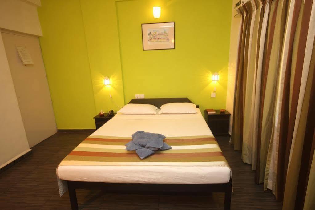 Sodders Renton Manor Hotel Arpora Kültér fotó